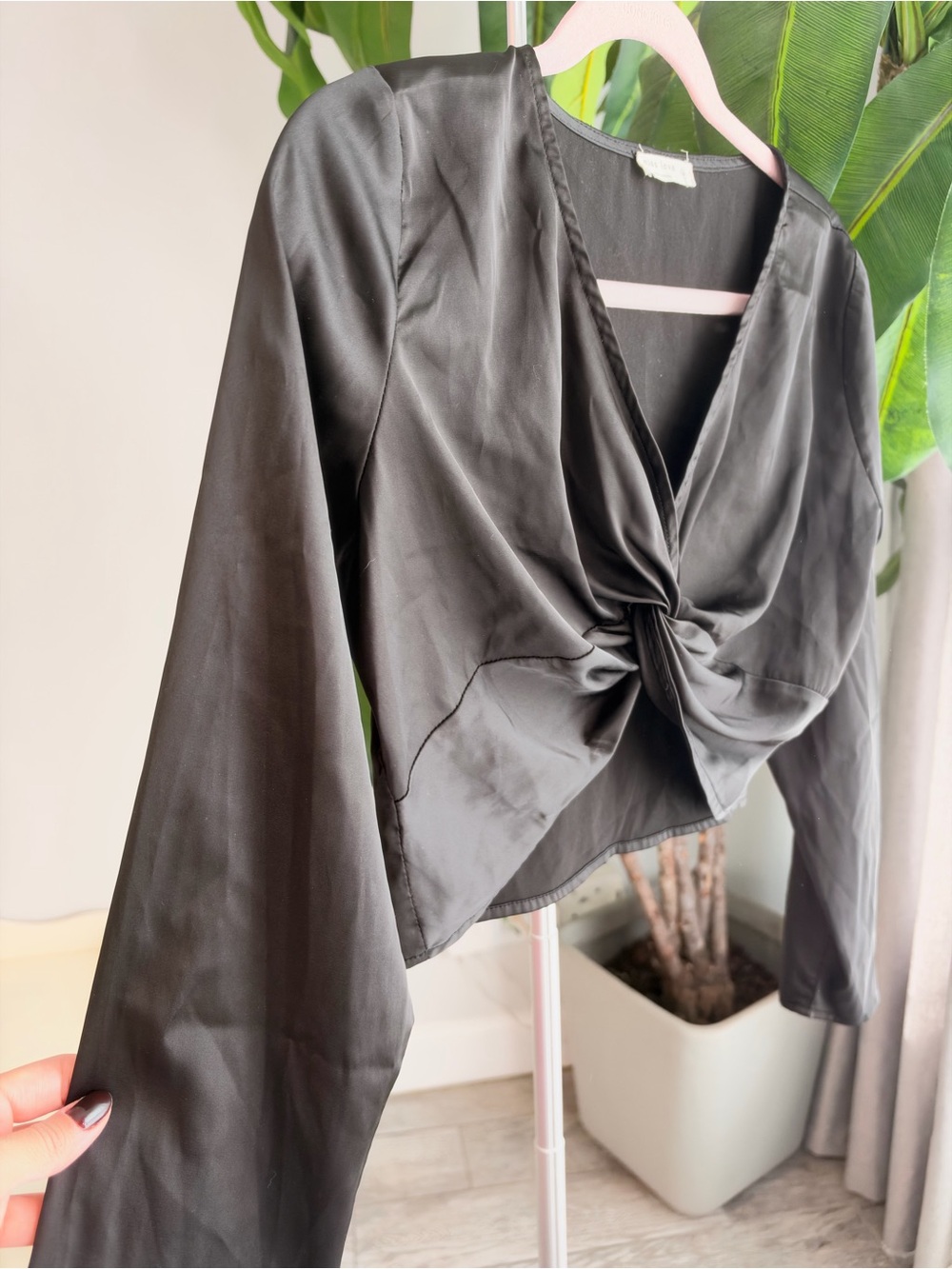 Women's Black Twist-Front Long Sleeve Top